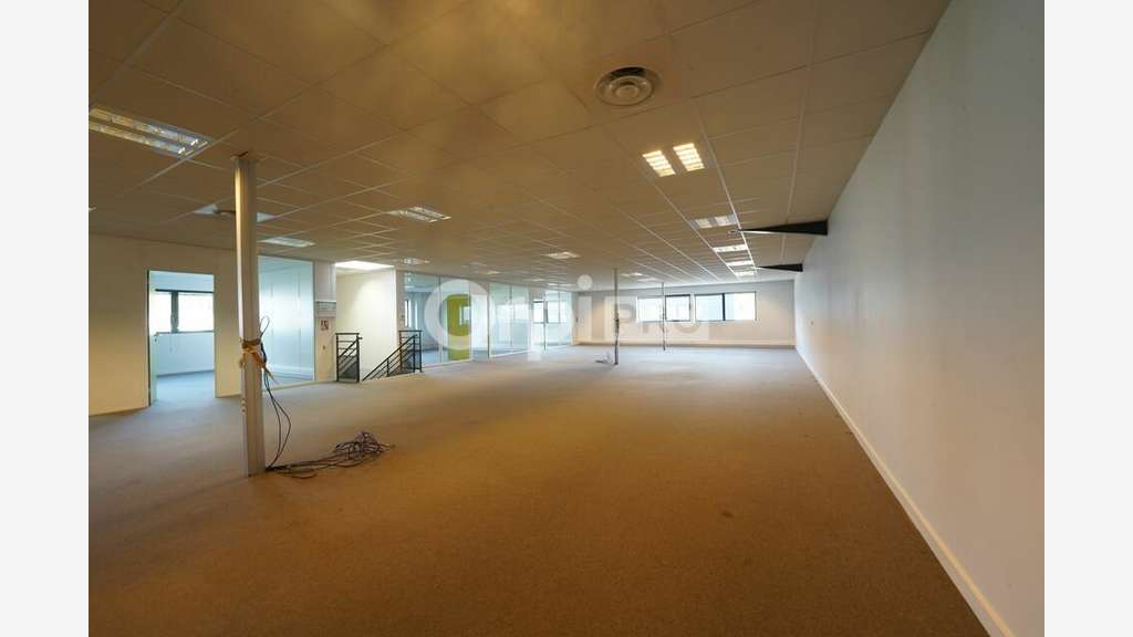 Bâtiment mixte 1000m² à louer Marcilly-d'Azergues