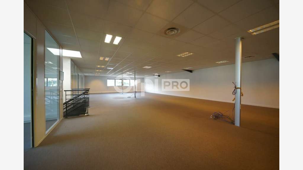 Bâtiment mixte 1000m² à louer Marcilly-d'Azergues