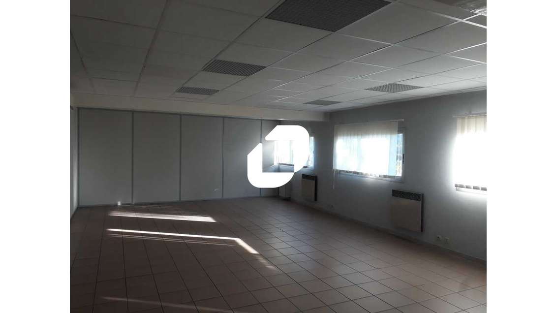 A louer Bureaux 234m² Marcoussis