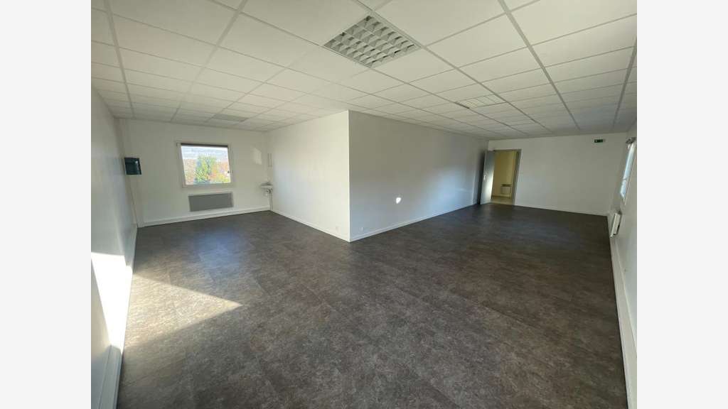 Bureaux 93m² à Louer secteur Mardeuil