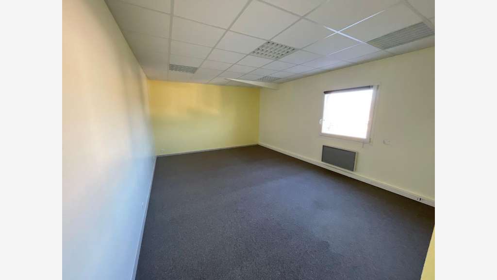 Bureaux 93m² à Louer secteur Mardeuil