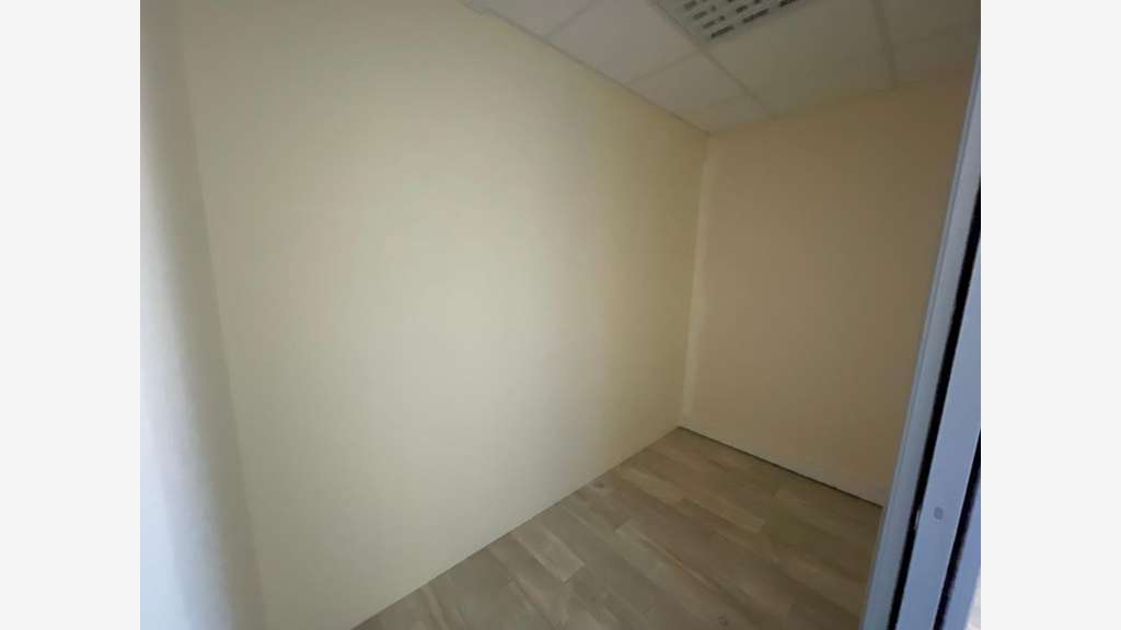 Bureaux 93m² à Louer secteur Mardeuil