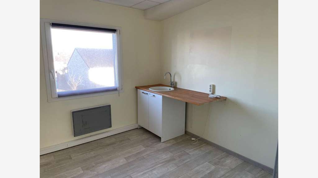 Bureaux 93m² à Louer secteur Mardeuil