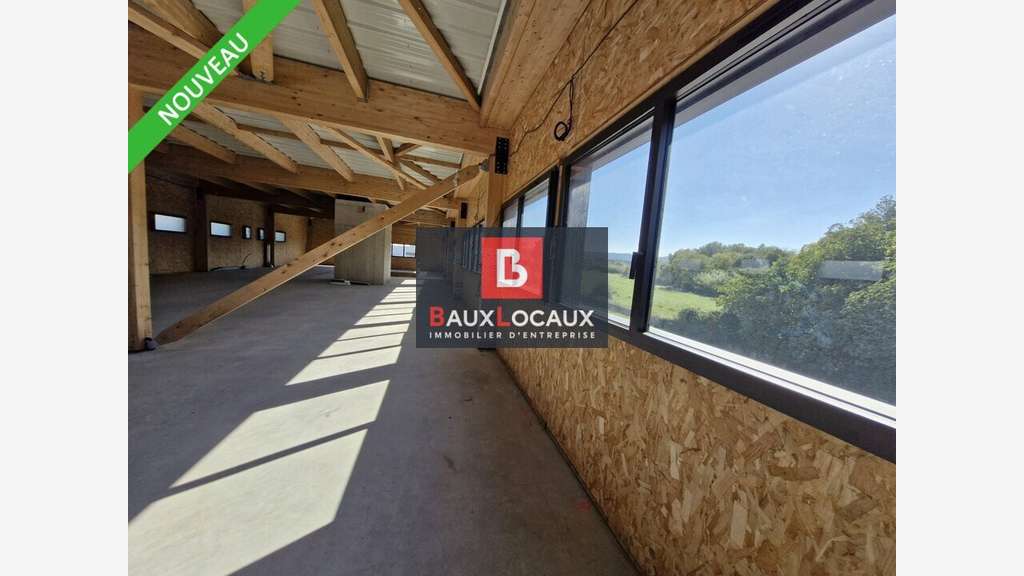 Bureaux 350m² R+1 à louer à Marignane