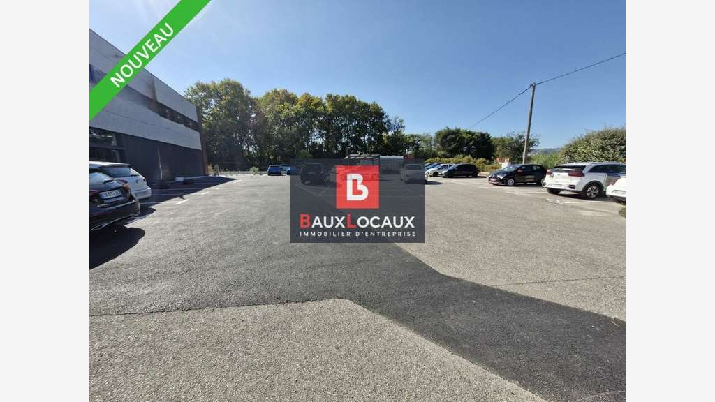 Bureaux 350m² R+1 à louer à Marignane