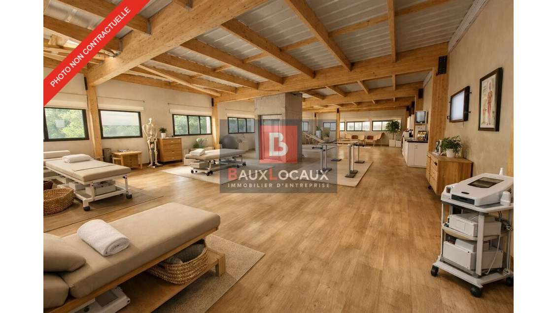 Bureaux 350m² R+1 à louer à Marignane