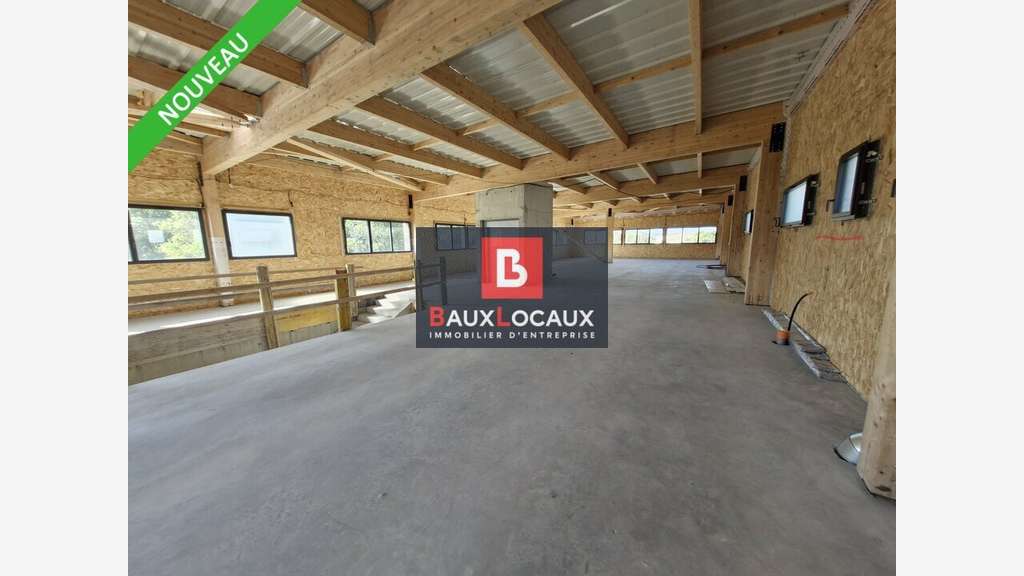 Bureaux 350m² R+1 à louer à Marignane