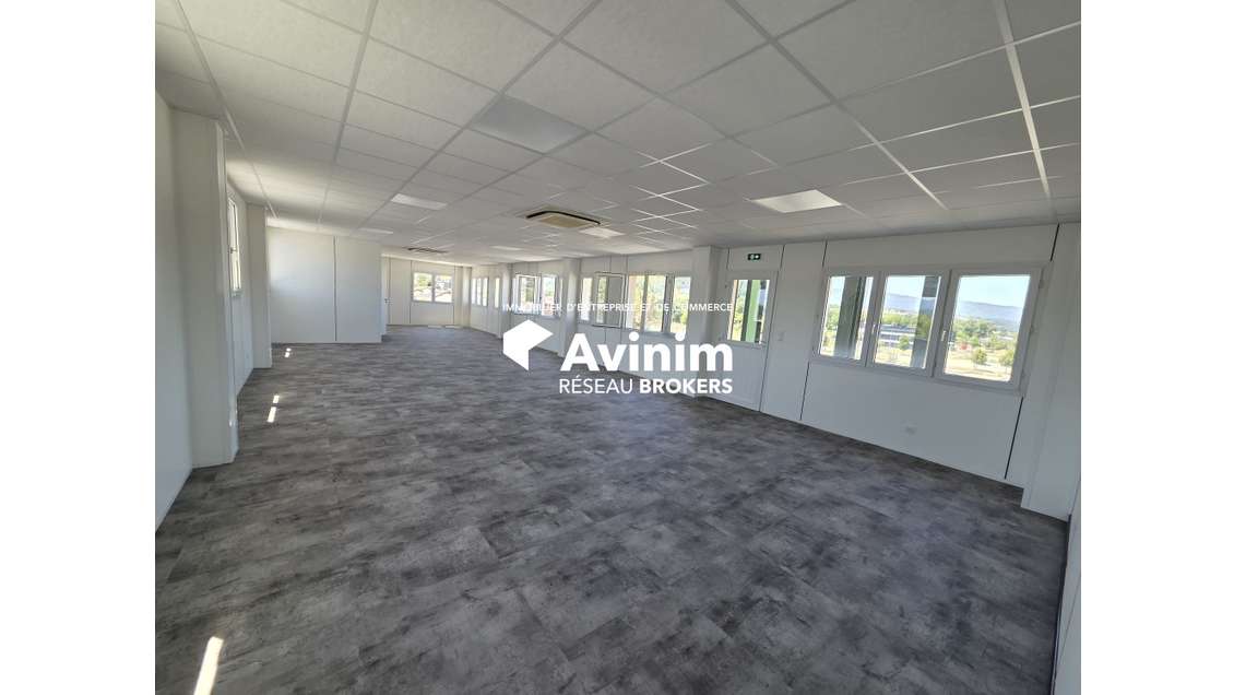 À LOUER – BUREAUX RÉNOVÉS DE 120 M² – MARIGNY