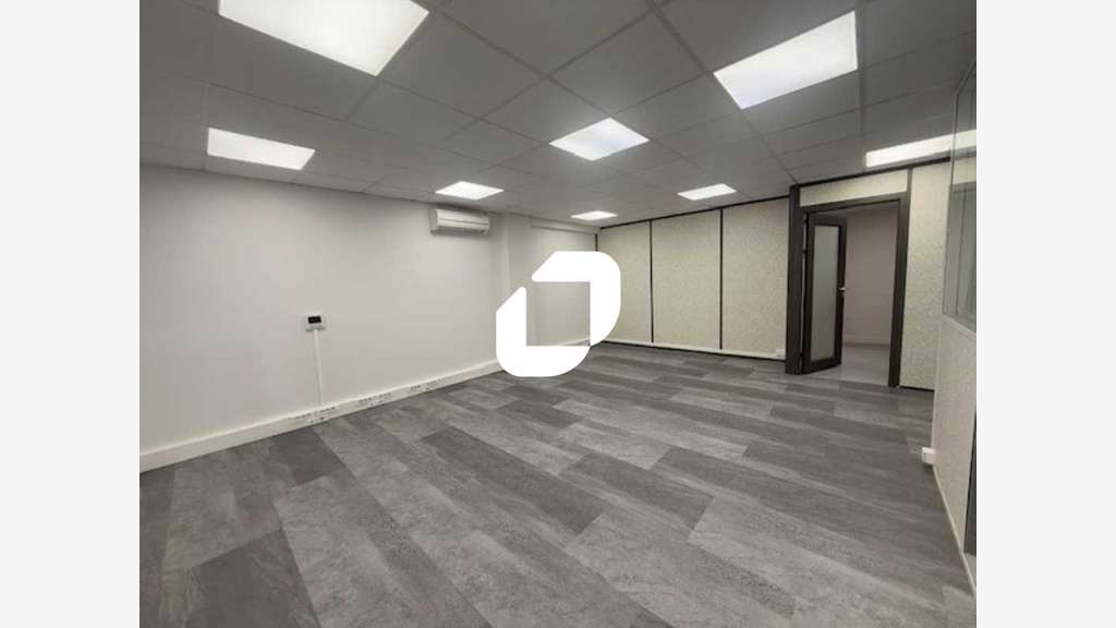 A louer Bureaux 162m² Marines