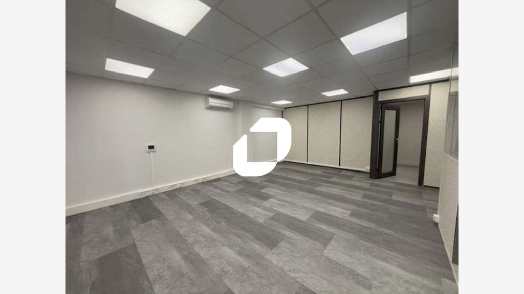 A louer Bureaux 162m² Marines