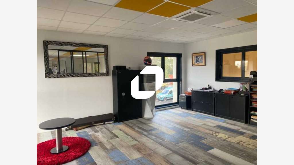 A louer Bureaux 87m² Marines