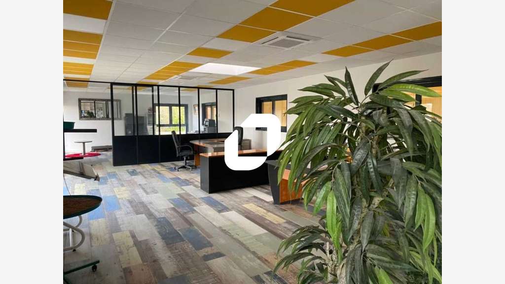 A louer Bureaux 87m² Marines