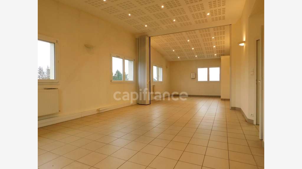 Bureaux lumineux 146m² à louer à Marly