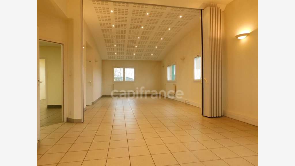 Bureaux lumineux 146m² à louer à Marly
