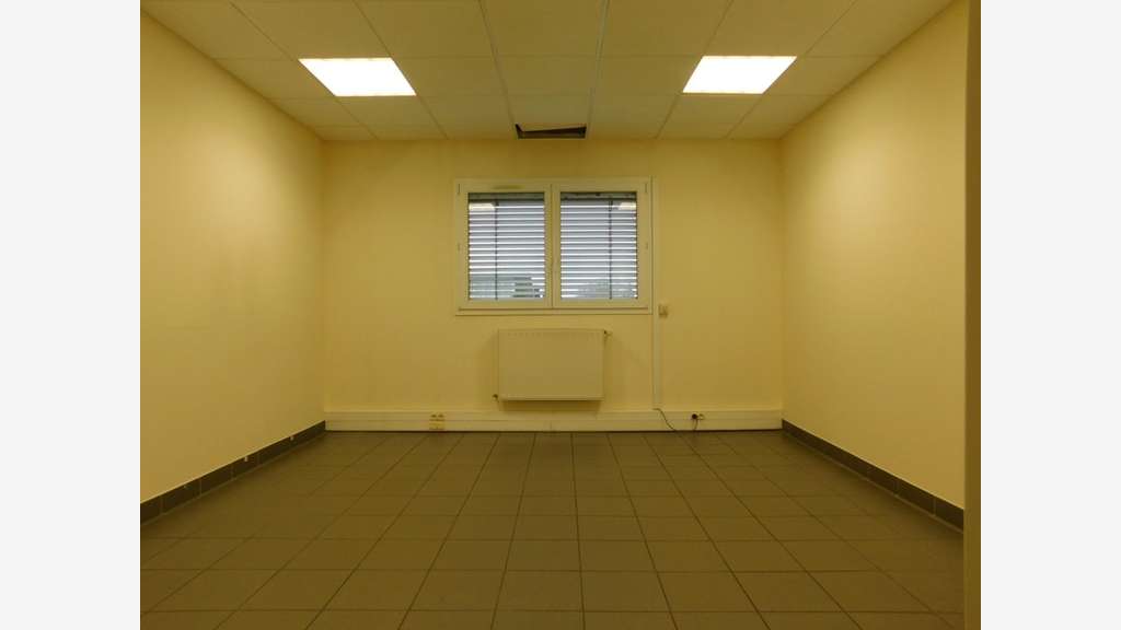 Bureaux 288m² R+1 à louer à Marly