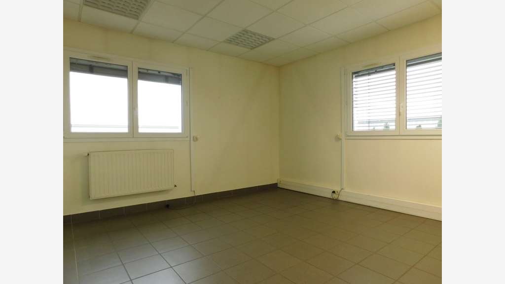Bureaux 288m² R+1 à louer à Marly