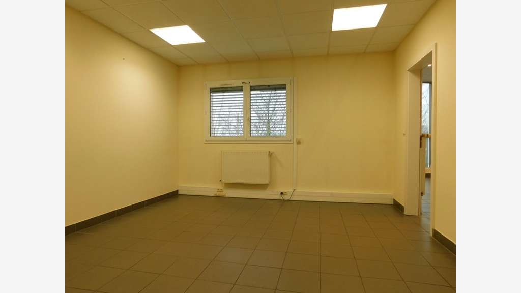 Bureaux 288m² R+1 à louer à Marly