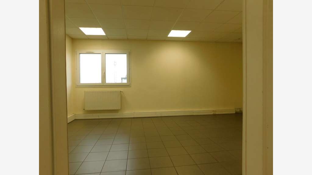 Bureaux 288m² R+1 à louer à Marly
