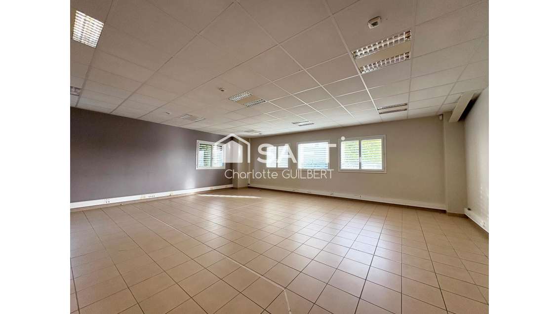 Bureau 63m² à louer à Marmande