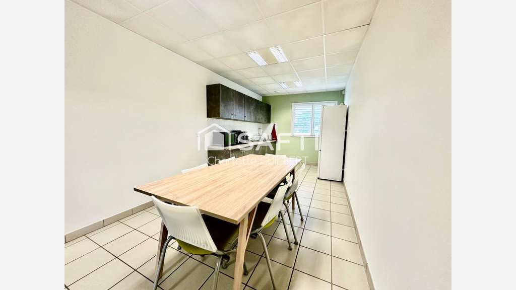A louer atelier avec bureau de 180m² à Marmande