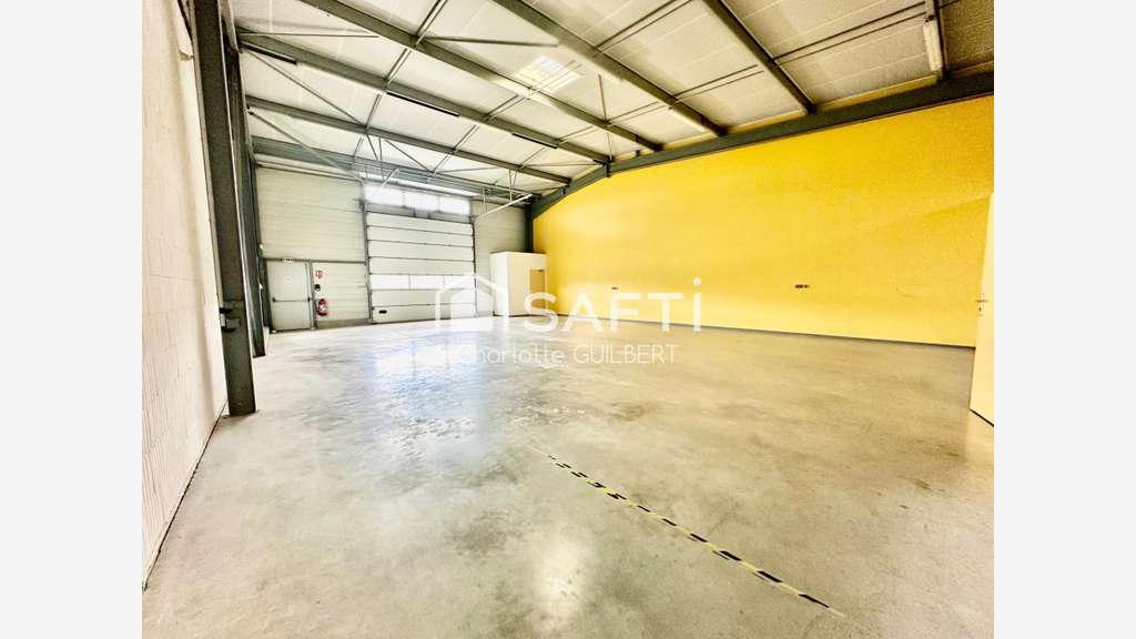 Bureau & Atelier de 252m² à louer à Marmande