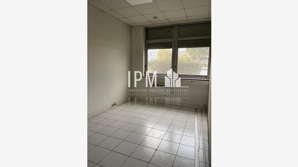 Bureaux 214m² à louer à Marseille 10e Capelette