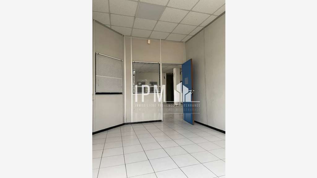Bureaux 214m² à louer à Marseille 10e Capelette