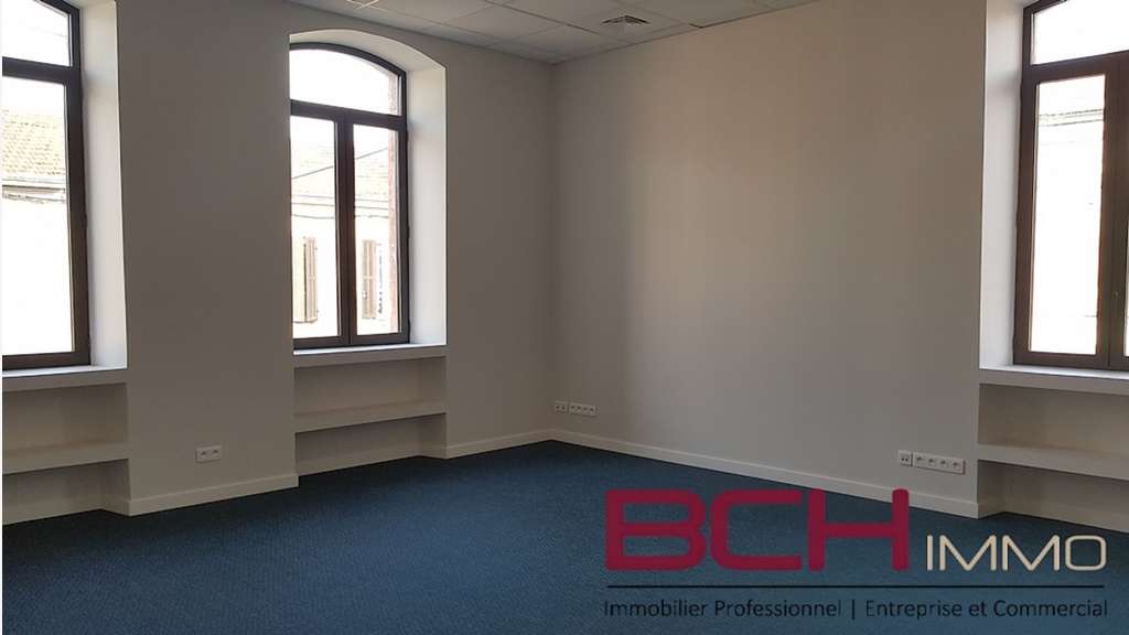 Location bureau parking proche autoroute 13010