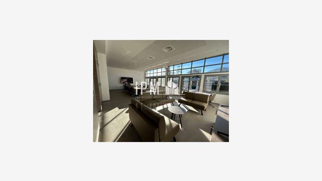 Bureaux à louer 108m² Vallée Verte 13011