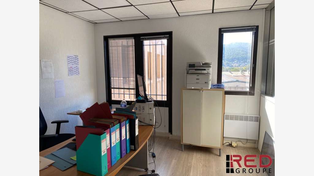 Location bureaux climatisés R+1 à Marseille 11ème