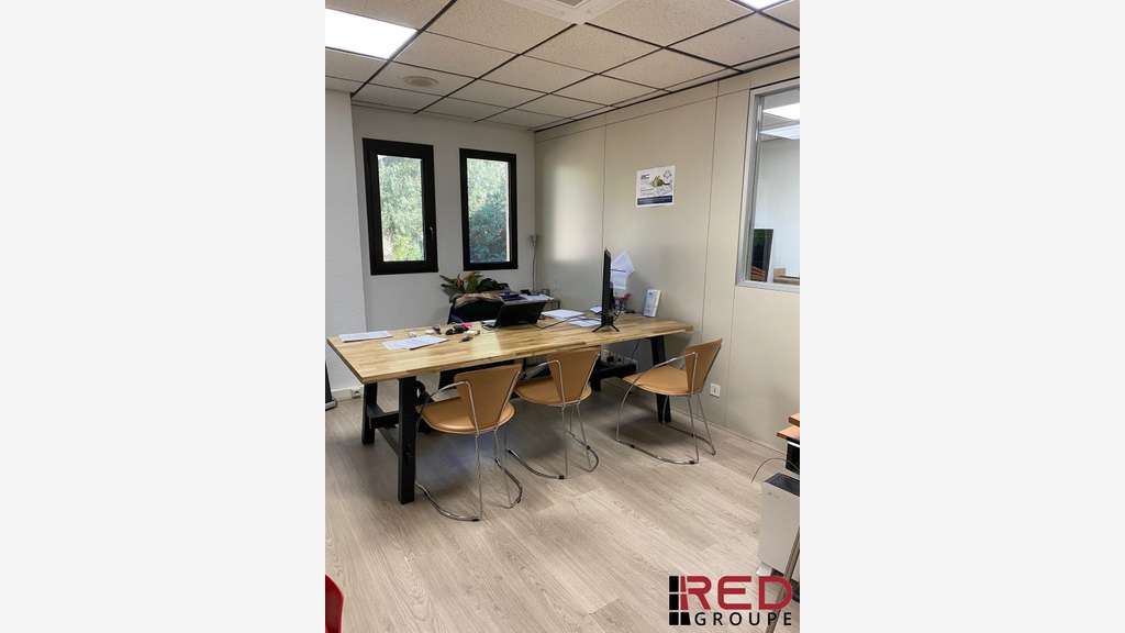 Location bureaux climatisés R+1 à Marseille 11ème