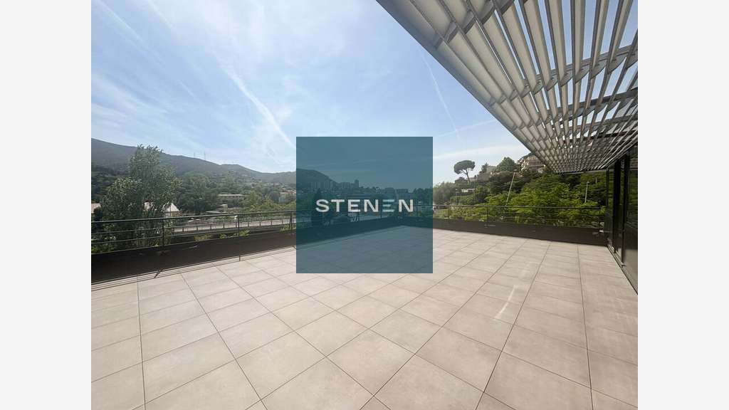 A louer bureaux 499m² avec terrasse Marseille 11e