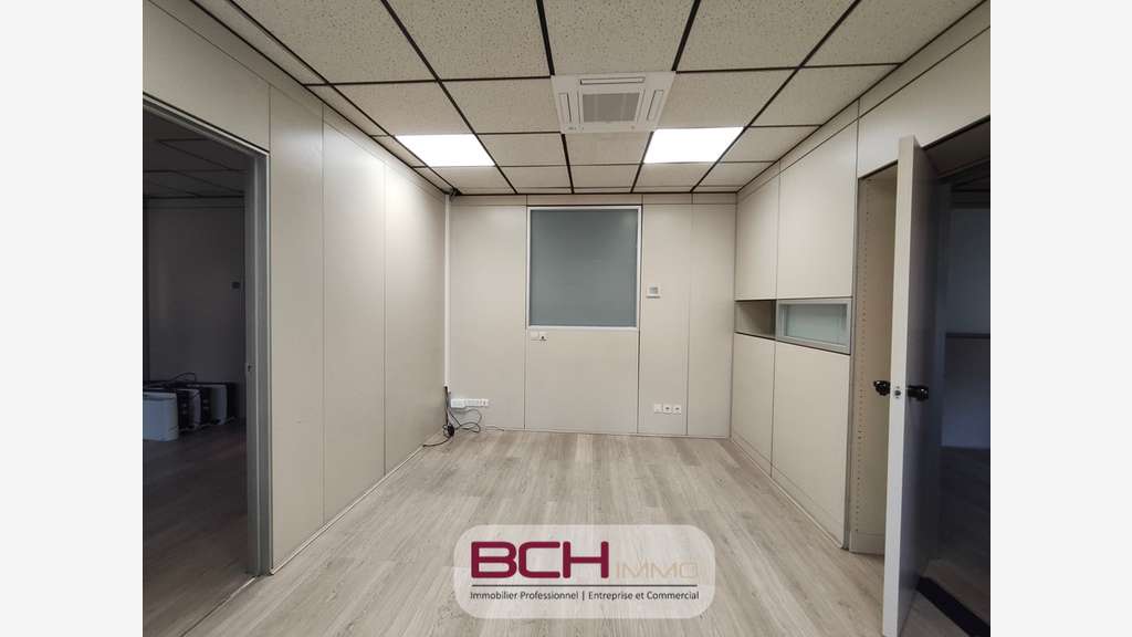 A louer bureaux 178m² + parkings à Marseille 13011