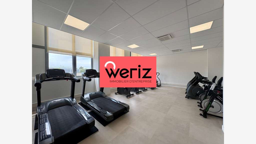 Location bureaux lumineux 250m² à Marseille 13011