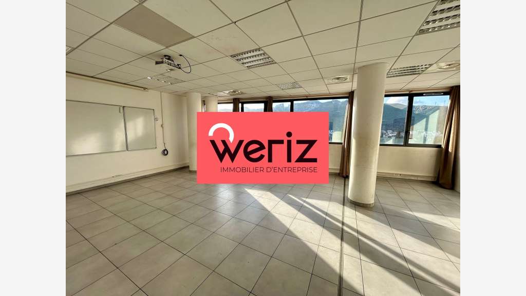 Loue bureaux 489m² accès PMR Marseille Valentine