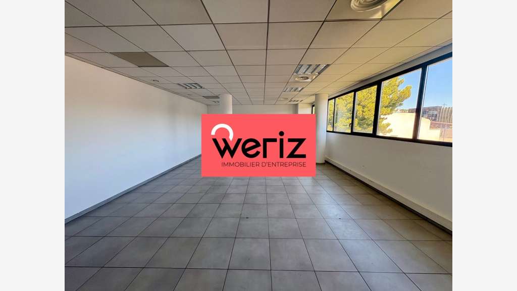 Loue bureaux 489m² accès PMR Marseille Valentine