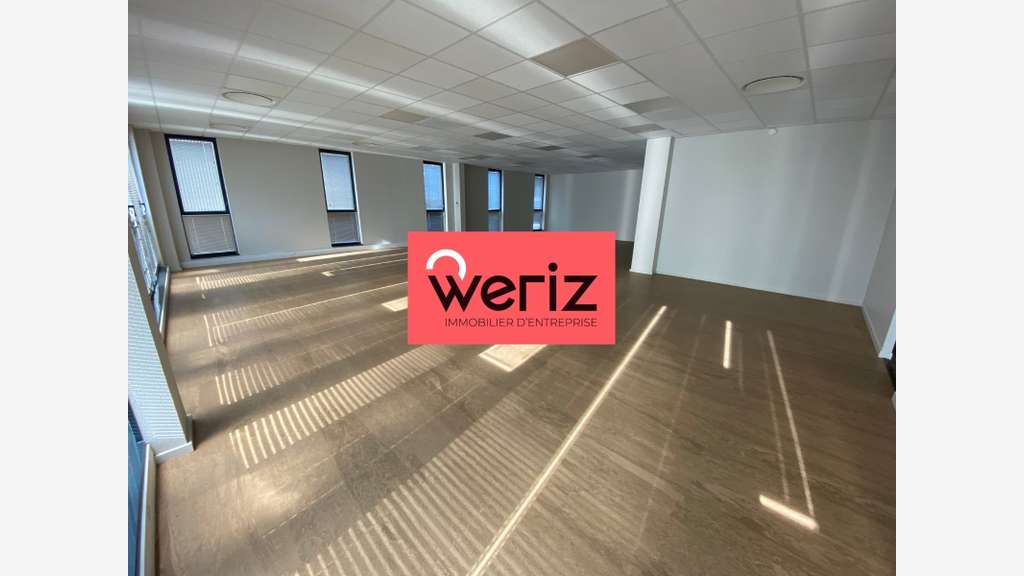 A louer bureaux de 160m² 5 parkings à Marseille 13