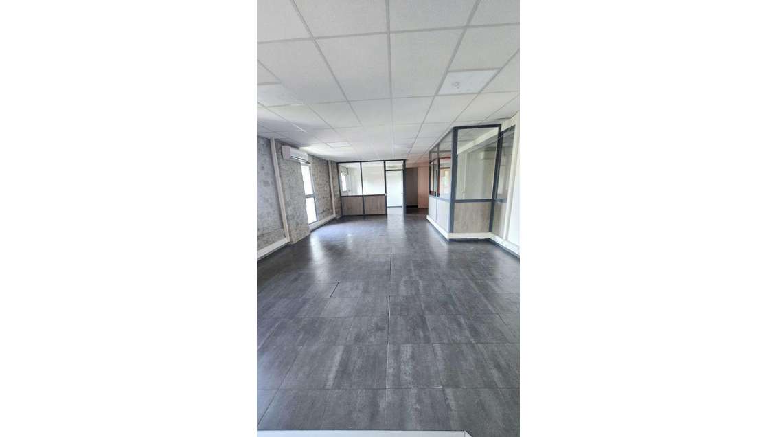 Location bureaux 116m² vue mer Marseille 14e ZFU