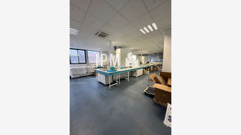 A louer bureaux 761m² très bon état Marseille 14e
