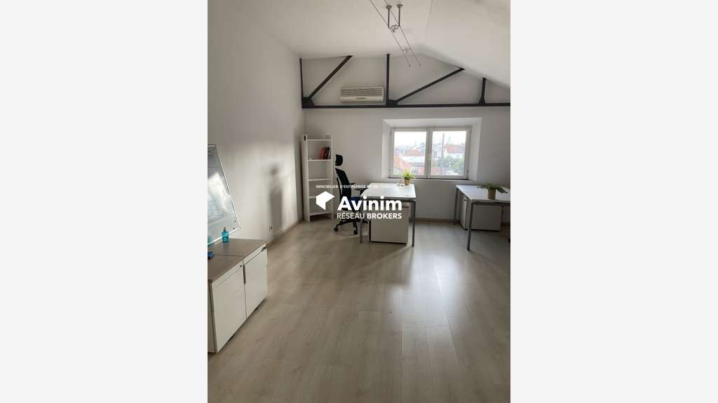 A louer bureaux dans centre d affaire St Antoine