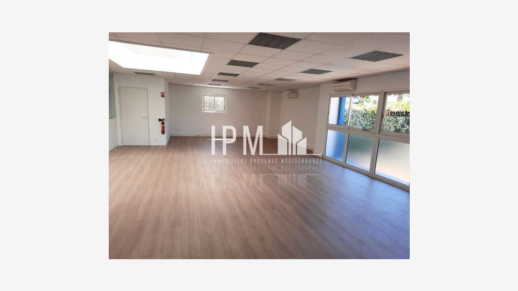 Bureaux 85 m2 à louer ST HENRI 13016