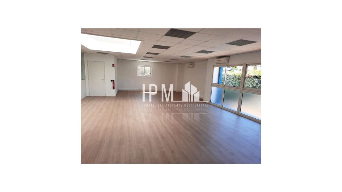 Bureaux 85 m2 à louer ST HENRI 13016