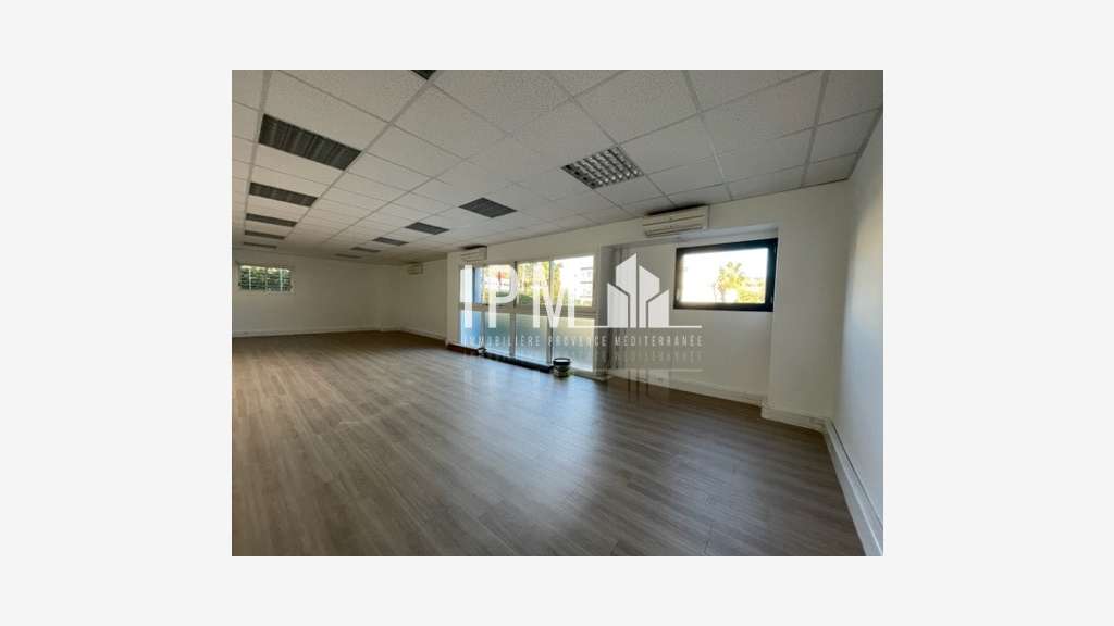 Bureaux 85 m2 à louer ST HENRI 13016
