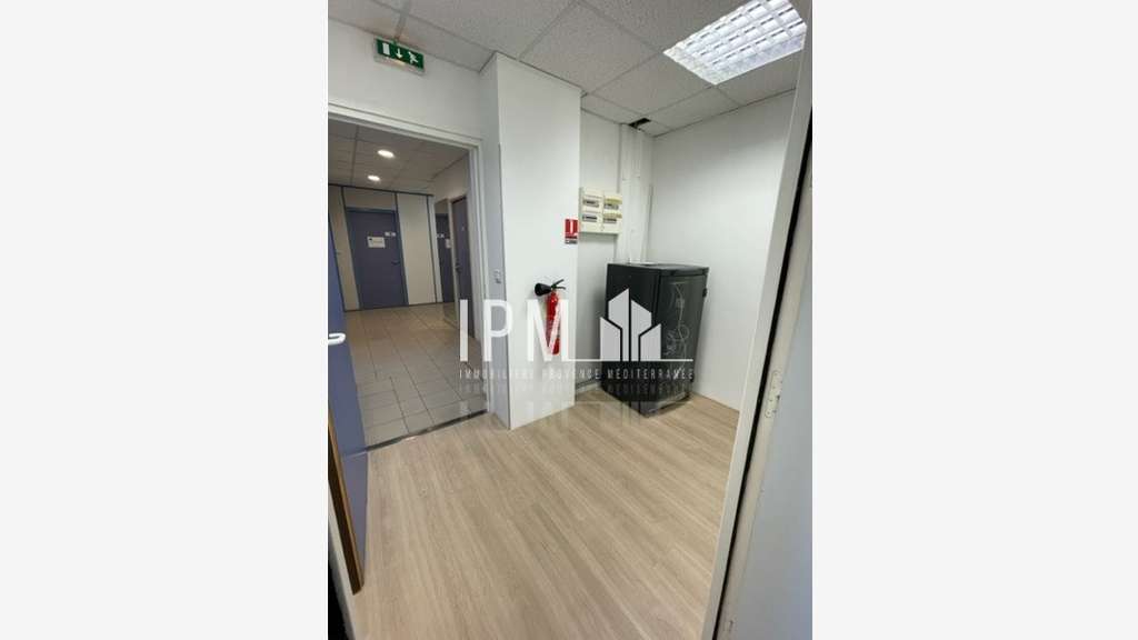 Bureaux 85 m2 à louer ST HENRI 13016
