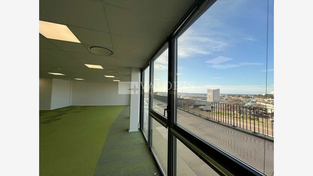 Plateaux de bureaux vue mer à louer à Marseille