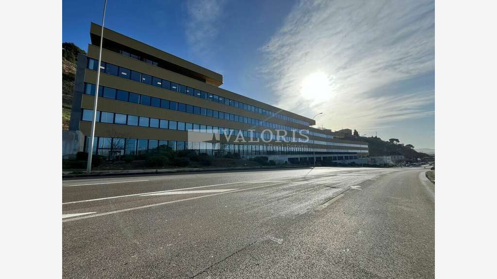 Plateaux de bureaux vue mer à louer à Marseille