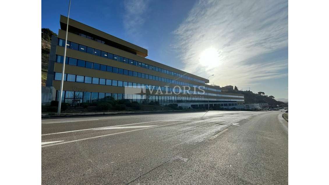Plateaux de bureaux vue mer à louer à Marseille