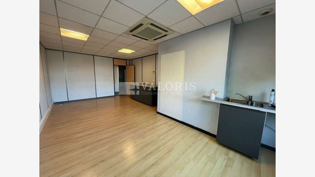 Bureaux en parfait état à louer à Marseille 16e