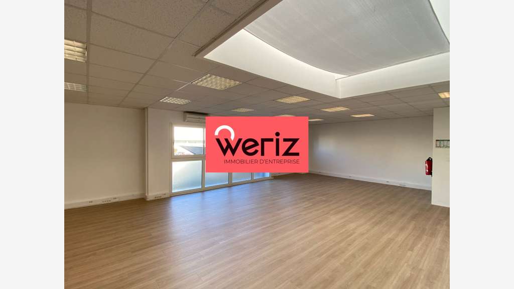 vous propose à la location, une surface de 8