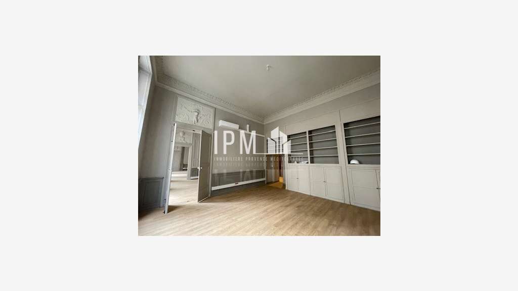 Bureaux 209m² à louer proche Palais justice 13001